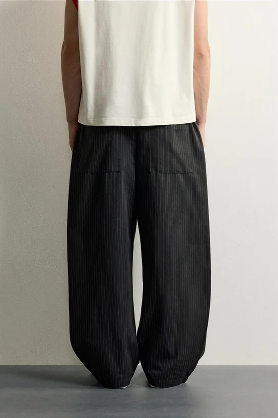 БРЮКИ BALLOON FIT С БОКОВЫМИ ЗАЩИПАМИ
