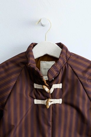 Zara Timeless — нейлоновый комбинезон в полоску со съемным капюшоном- Заказать в России