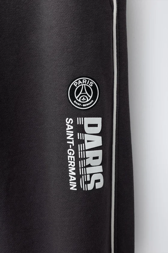 БРЮКИ-ДЖОГГЕРЫ ИЗ МЯГКОЙ ТКАНИ PSG ®