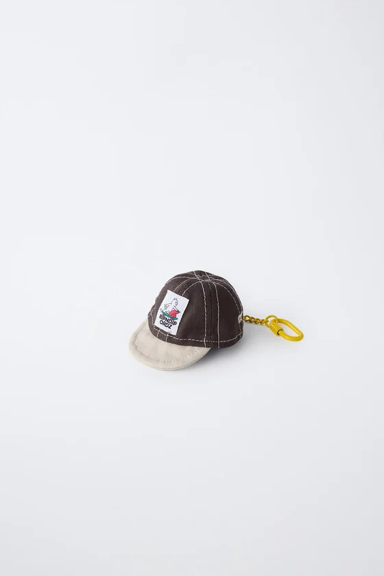 БРЕЛОК В ФОРМЕ КЕПКИ RIPNDIP © X ZARA KIDS