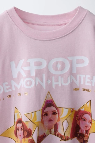 Футболка с принтом «звезды» Kpop Demon Hunters» © Netflix- Заказать в России