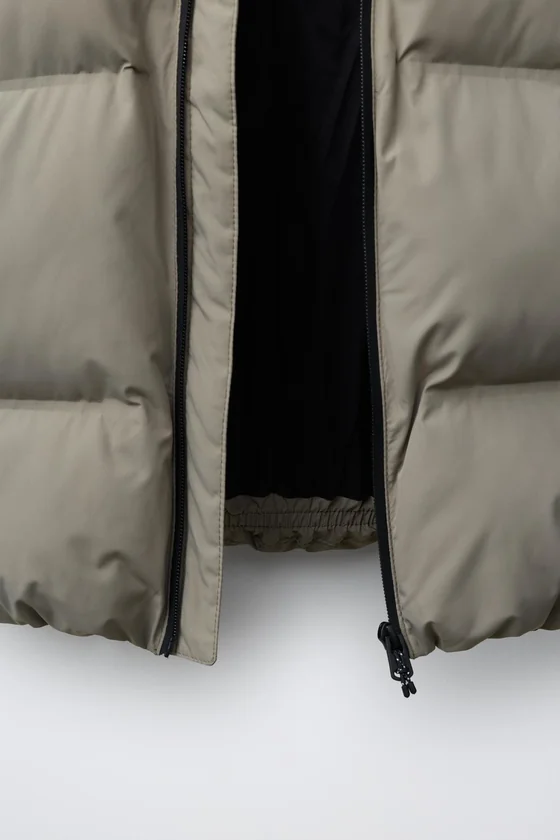 СТЕГАНАЯ КУРТКА С КАПЮШОНОМ WATER REPELLENT