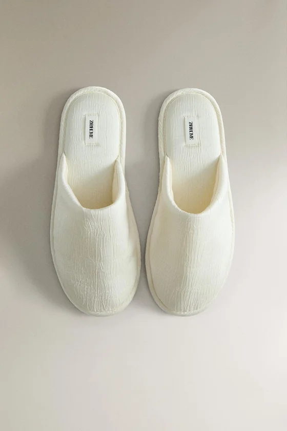 Текстурированные домашние тапочки
