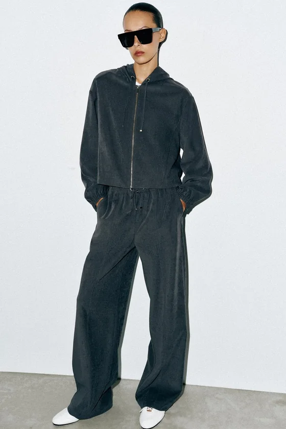 БОМБЕР С КАПЮШОНОМ