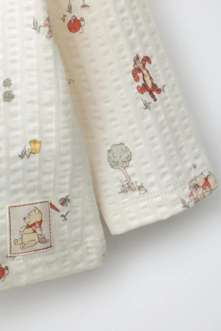Лонгслив с текстурой Winnie The Pooh © Disney- Заказать в России