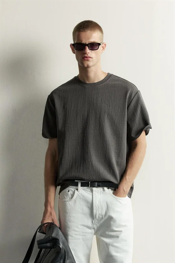 ФУТБОЛКА RELAXED FIT ИЗ РЕЛЬЕФНОЙ ТКАНИ