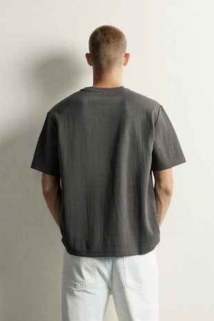 Футболка Relaxed Fit из рельефной ткани- Заказать в России