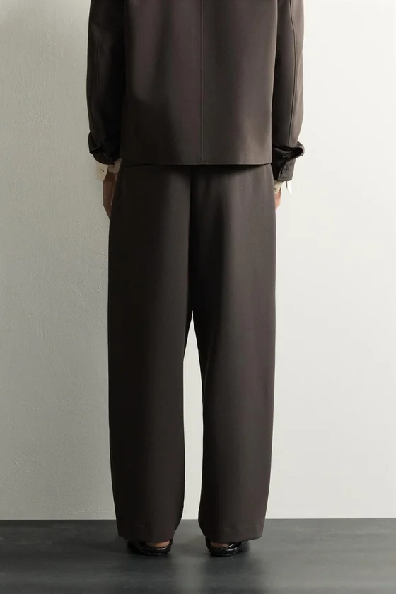 БРЮКИ RELAXED FIT СО СКЛАДКАМИ