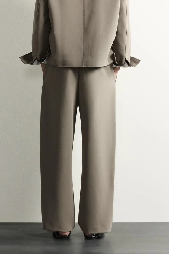 БРЮКИ RELAXED FIT СО СКЛАДКАМИ