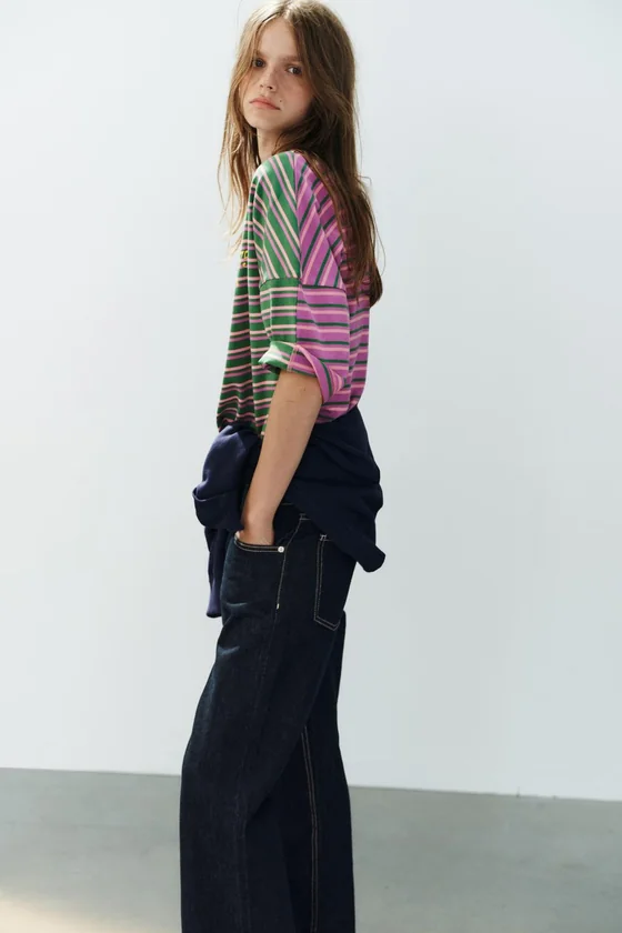 ФУТБОЛКА OVERSIZE В ПОЛОСКУ С НАДПИСЬЮ
