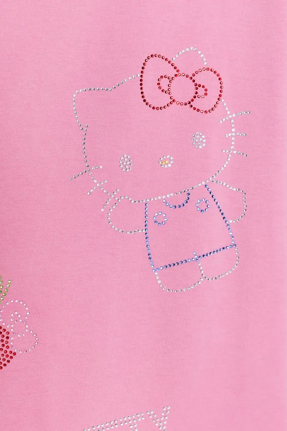 ФУТБОЛКА С ЭФФЕКТОМ ПОТЕРТОСТИ И БЛЕСТКАМИ HELLO KITTY ©