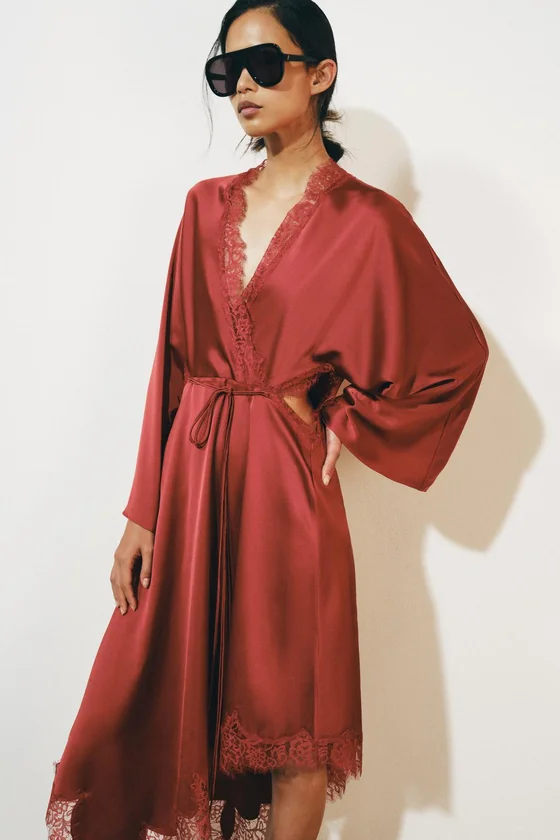 АТЛАСНОЕ ПЛАТЬЕ С КРУЖЕВОМ — ZW COLLECTION