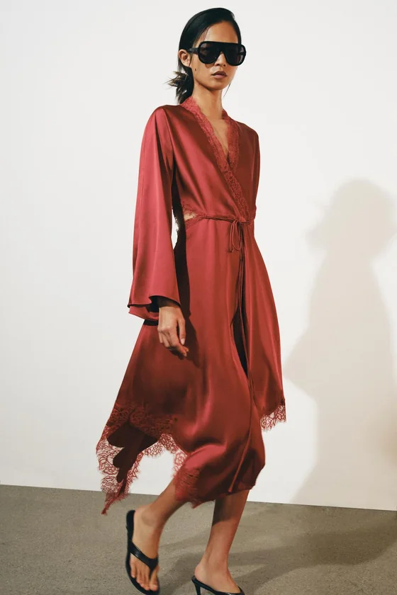АТЛАСНОЕ ПЛАТЬЕ С КРУЖЕВОМ — ZW COLLECTION