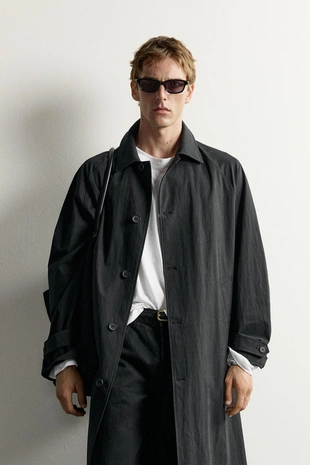 Контрастный тренч Relaxed Fit- Заказать в России