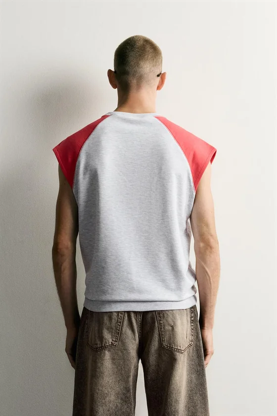 ТОЛСТОВКА-ТОП В СТИЛЕ КОЛОР-БЛОК