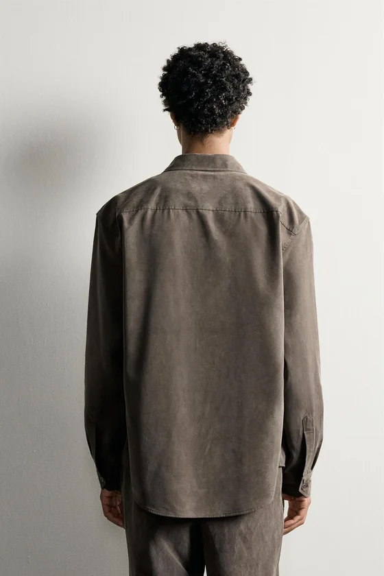 РУБАШКА RELAXED FIT ИЗ СТРУЯЩЕЙСЯ ТКАНИ
