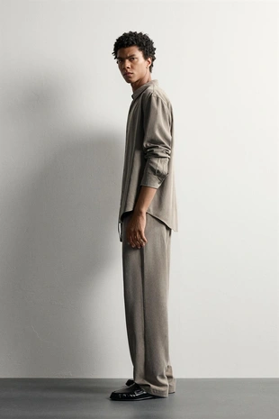 Струящиеся брюки Relaxed Fit