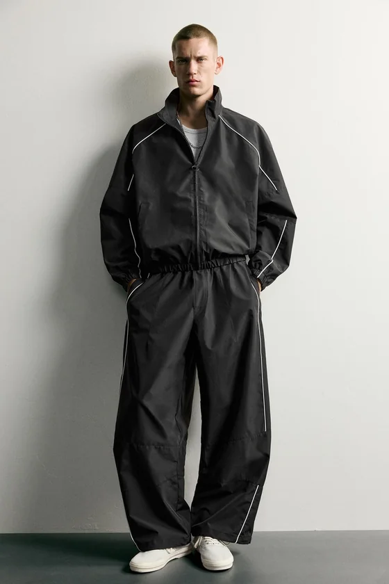WATER-REPELLENT КУРТКА С КОНТРАСТНОЙ ОТДЕЛКОЙ