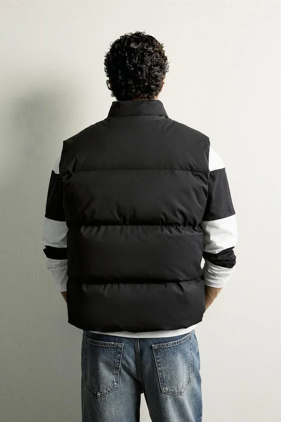 СТЕГАНЫЙ ЖИЛЕТ REGULAR FIT