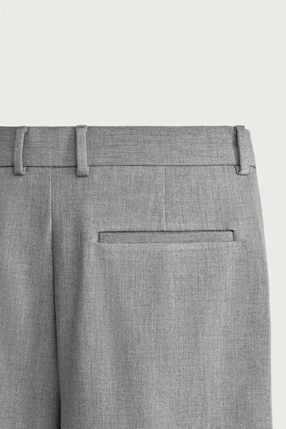 БРЮКИ RELAXED FIT СО СКЛАДКАМИ