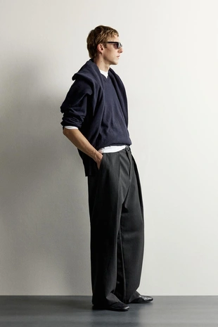 Брюки Relaxed Fit со складками- Заказать в России