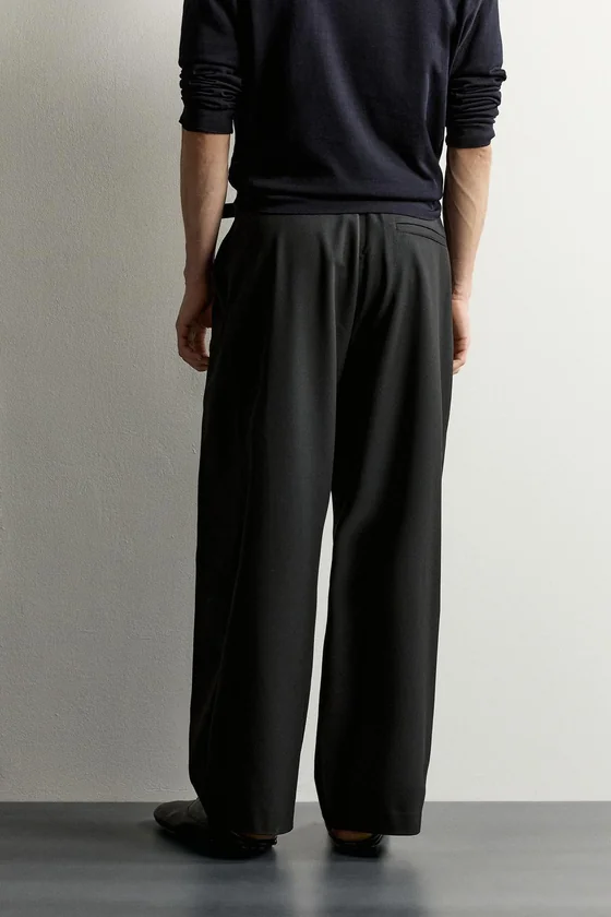 БРЮКИ RELAXED FIT СО СКЛАДКАМИ