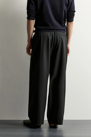 Брюки Relaxed Fit со складками