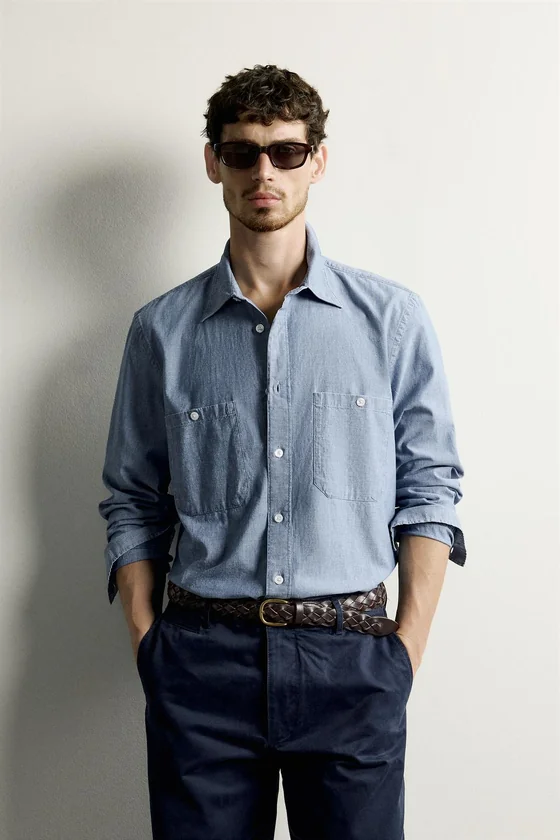 РУБАШКА REGULAR FIT ИЗ ШАМБРЕ С КАРМАНАМИ