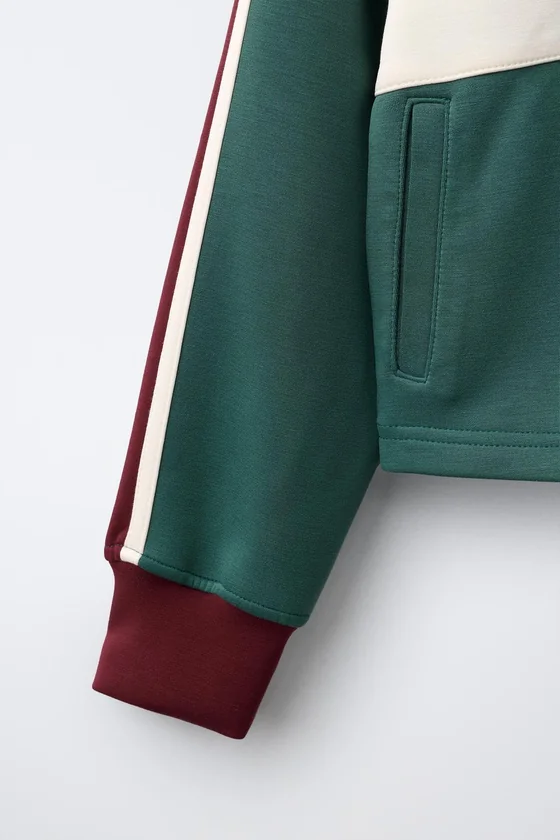 ТОЛСТОВКА COLOR BLOCK В СПОРТИВНОМ СТИЛЕ