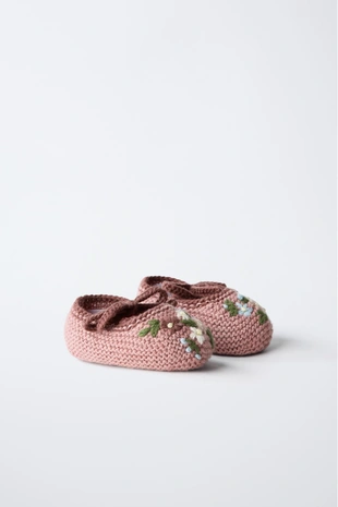 Объёмные вязаные ботильоны с цветочной вышивкой- Заказать в России