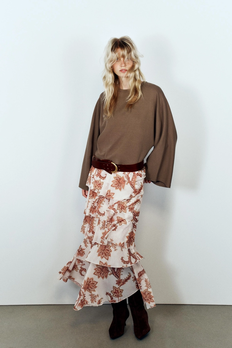 Юбка миди с асимметричной оборкой и принтом