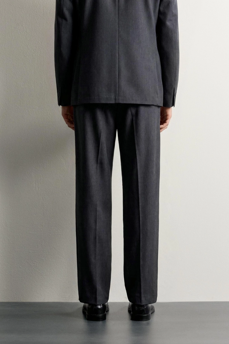 Брюки regular fit с защипами
