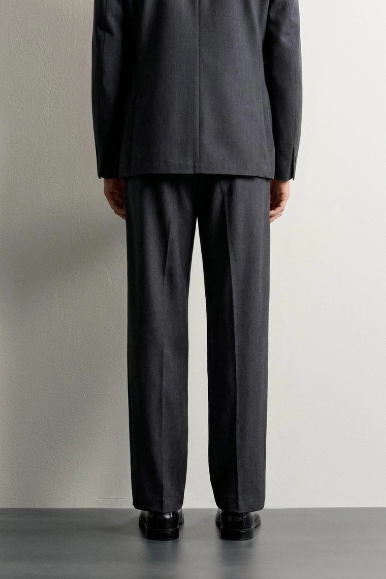 Брюки regular fit с защипами