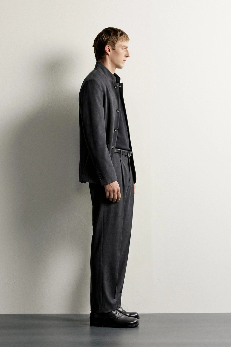 Брюки regular fit с защипами