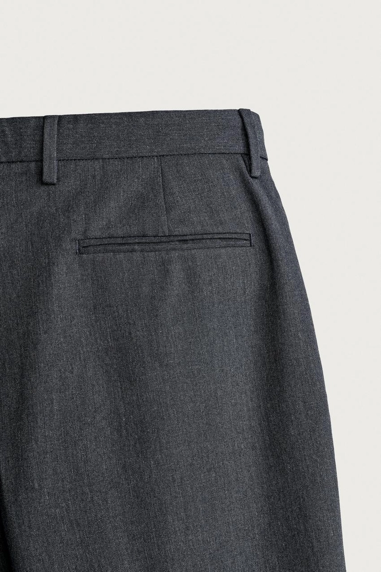 Брюки regular fit с защипами