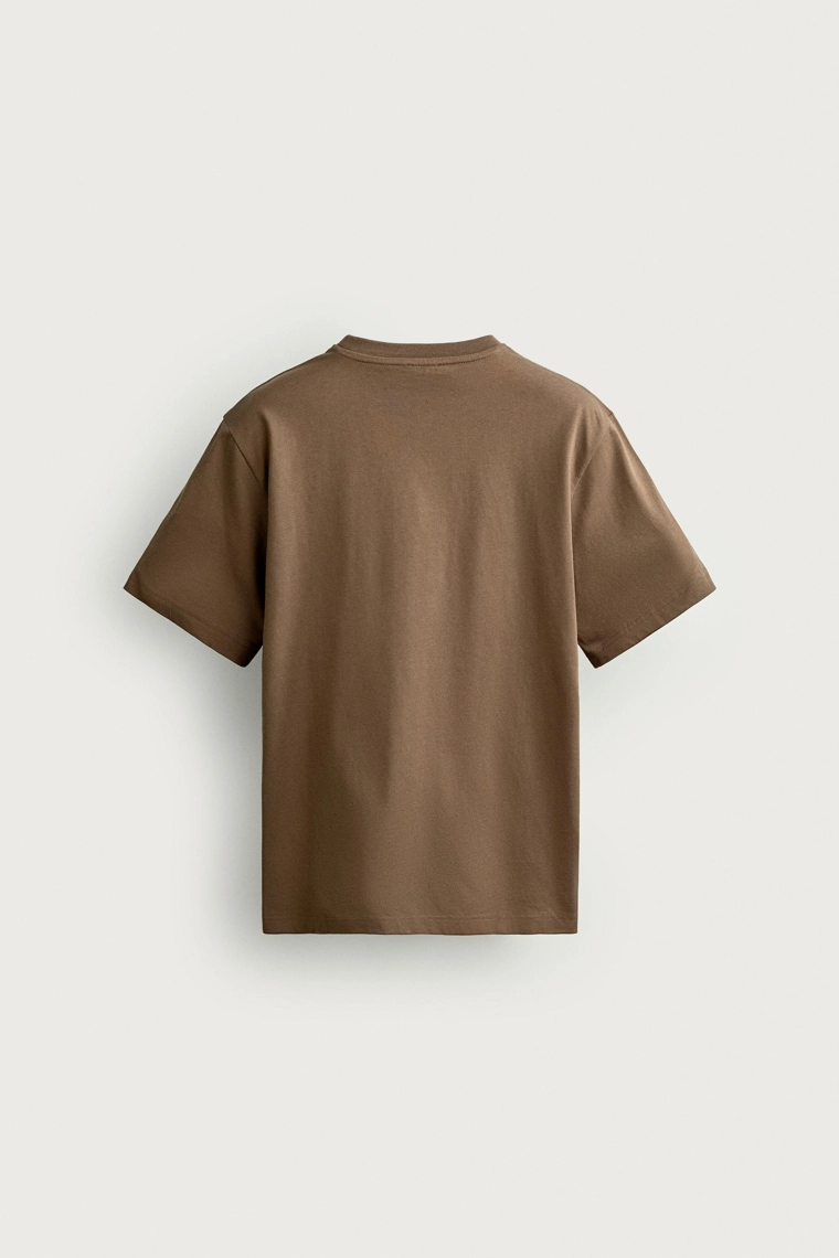 Футболка regular fit с вышитым слоганом