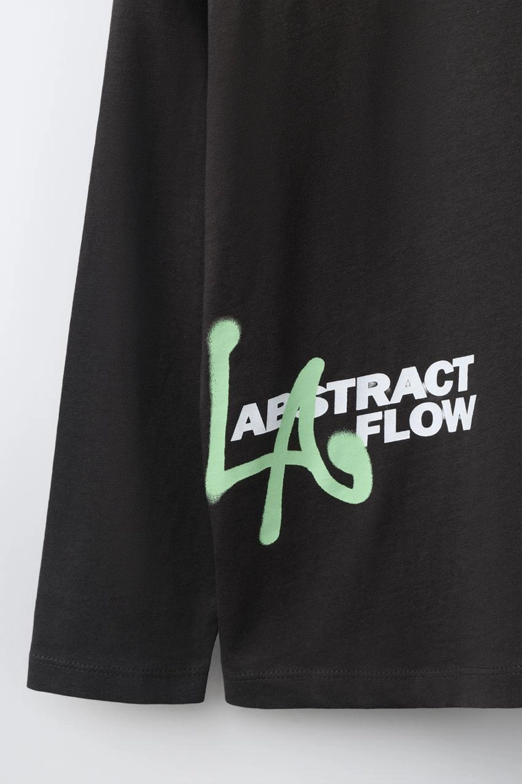 Футболка с длинным рукавом и надписью