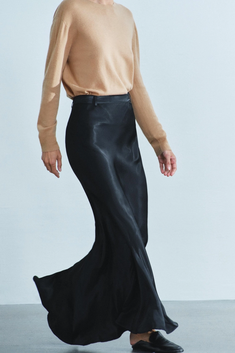 Длинная атласная юбка с клиньями zw collection