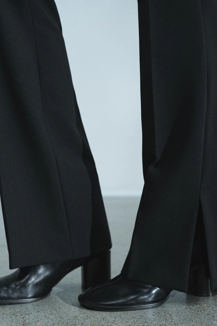 Клёшевые брюки с разрезами Zara «ZW»
