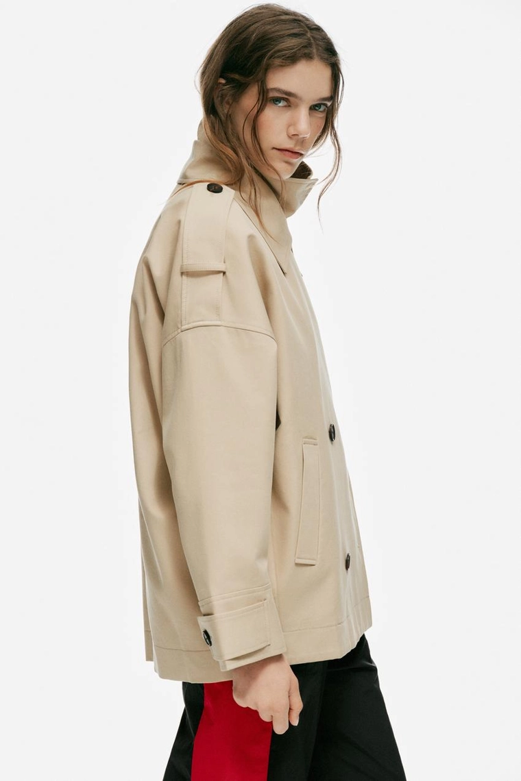 Укороченное тренч-пальто с высоким воротником oversize