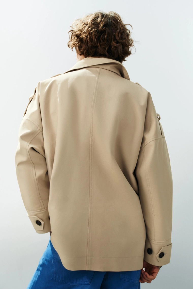 Укороченное тренч-пальто с высоким воротником oversize
