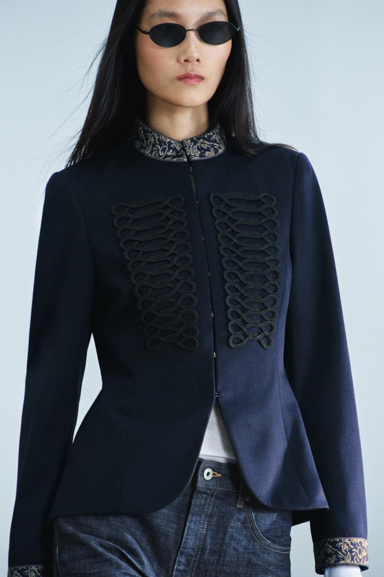 Жакет из шерстяной смеси с контрастной вышивкой