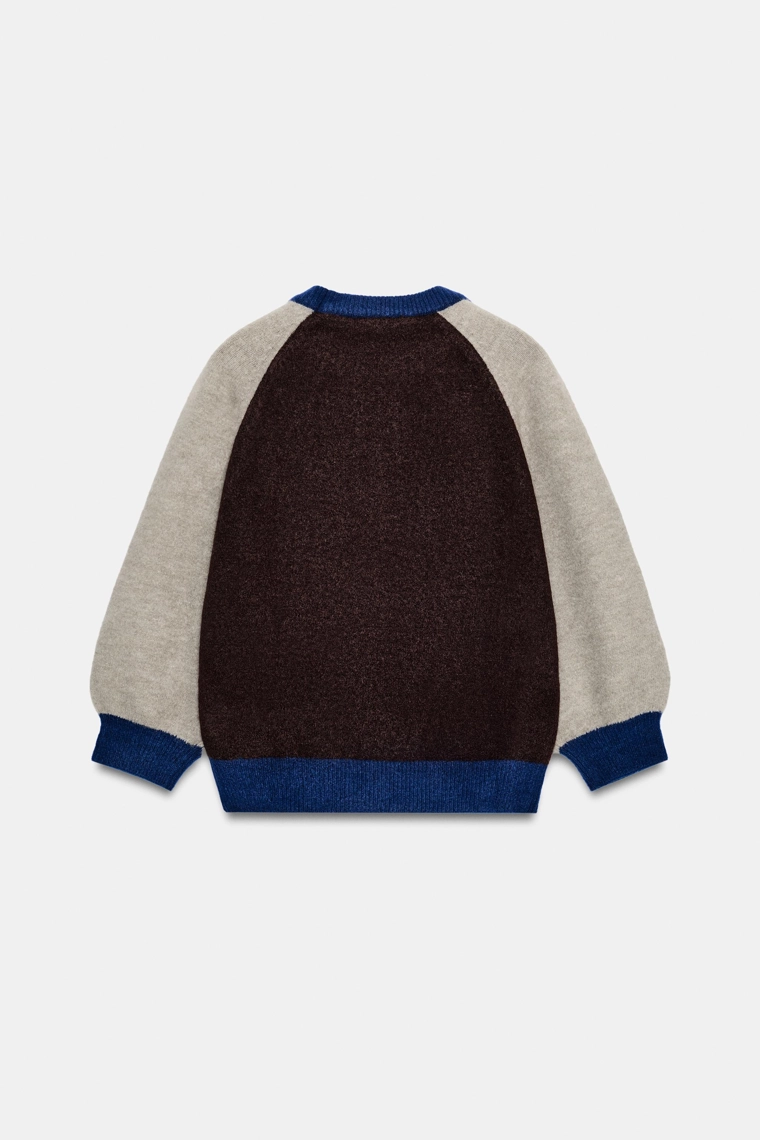 Джемпер в стиле colour block