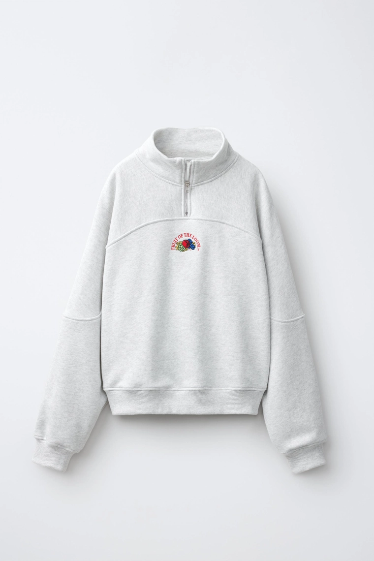 Свитшот с вышитым логотипом fruit of the loom™