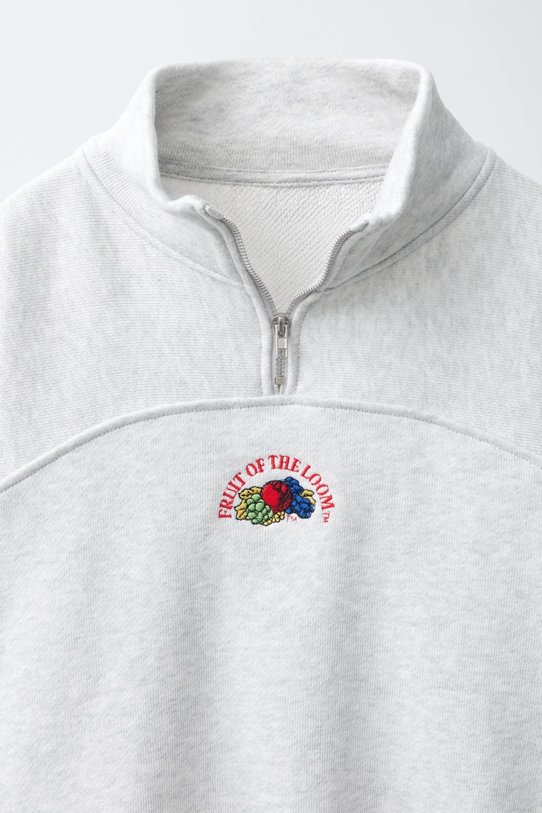 Свитшот с вышитым логотипом fruit of the loom™
