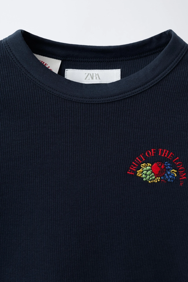 Риб-й футболка с вышивкой fruit of the loom™