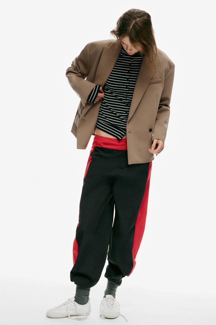 Укороченный блейзер oversize с декоративной отстрочкой