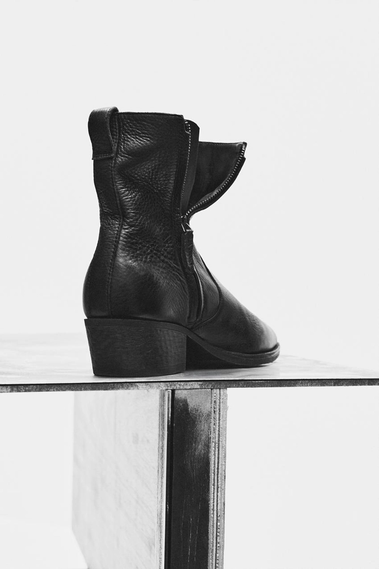 Кожаные ботинки