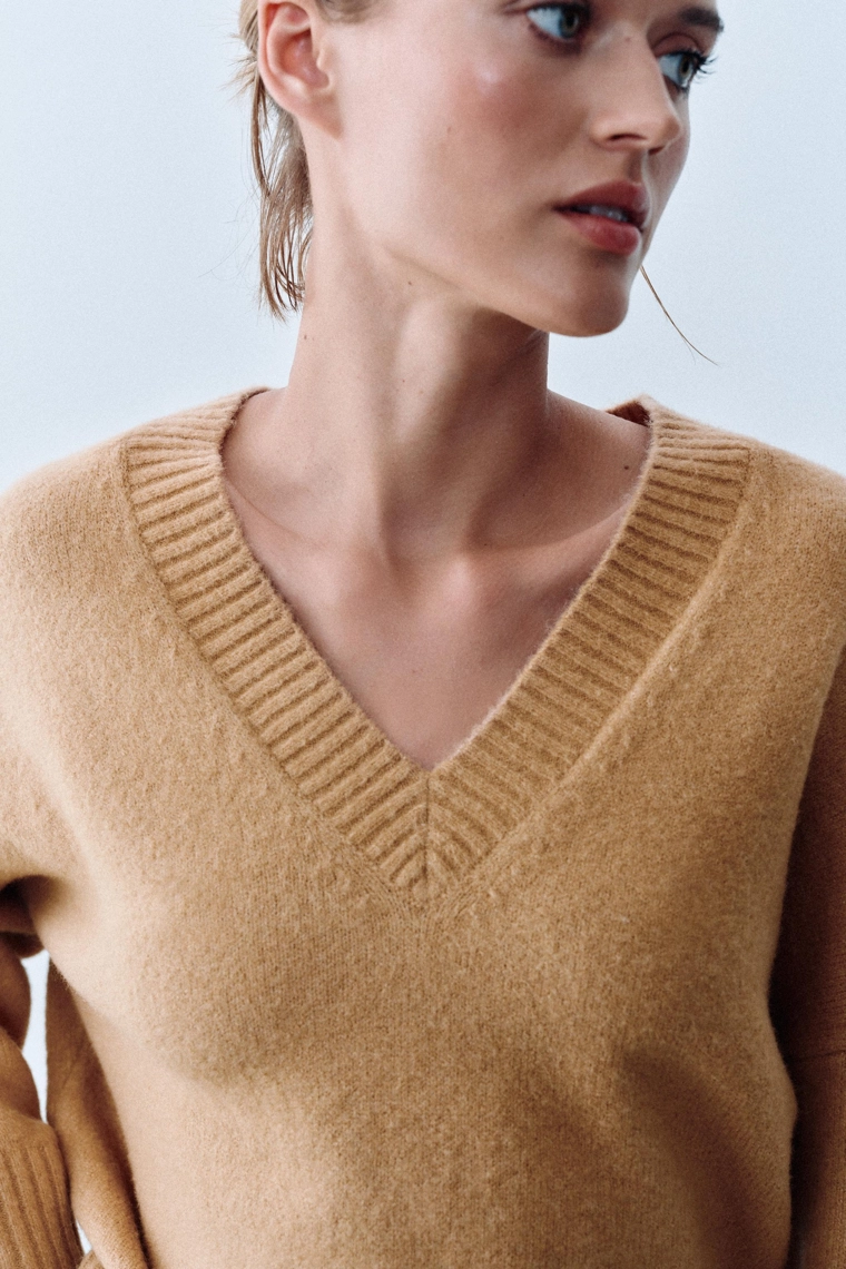 Мягкий вязаный свитер zara