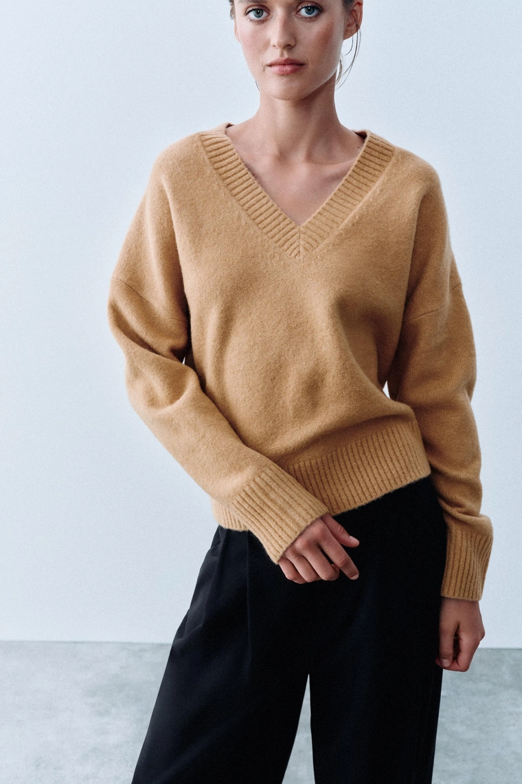 Мягкий вязаный свитер zara